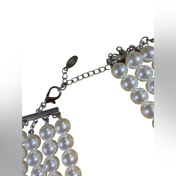 Paparazzi Zi Collection pearl and rhinestone statement necklace - Picture 2 of 3